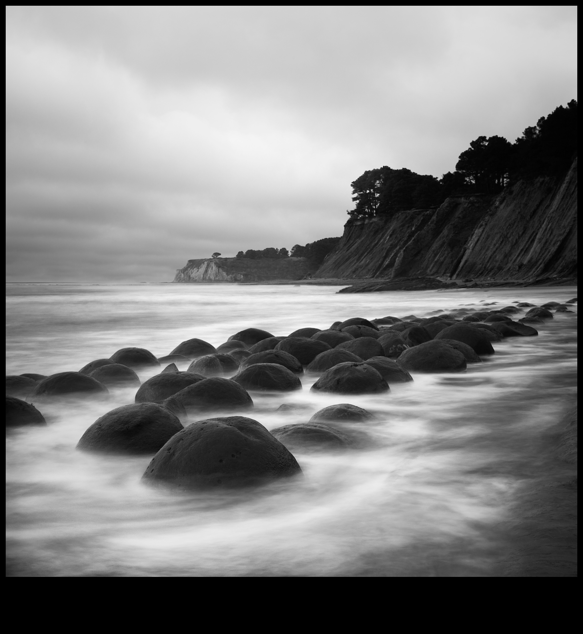 Klusas pārdomas: klusās dabas mirkļu izteikšana