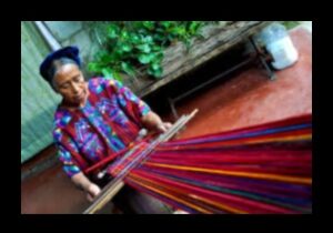 Aušanas veidošanas paņēmieni: tekstilmākslas veidošana ar diegiem