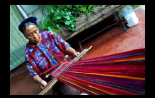 Aušanas veidošanas paņēmieni: tekstilmākslas veidošana ar diegiem